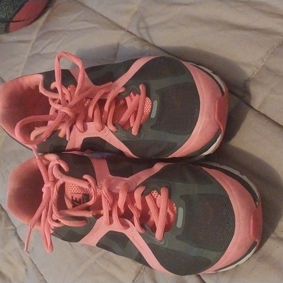 LIKE NEW Nike+ Excellerate Air Max Sneaks size 8 - Picture 1 of 7